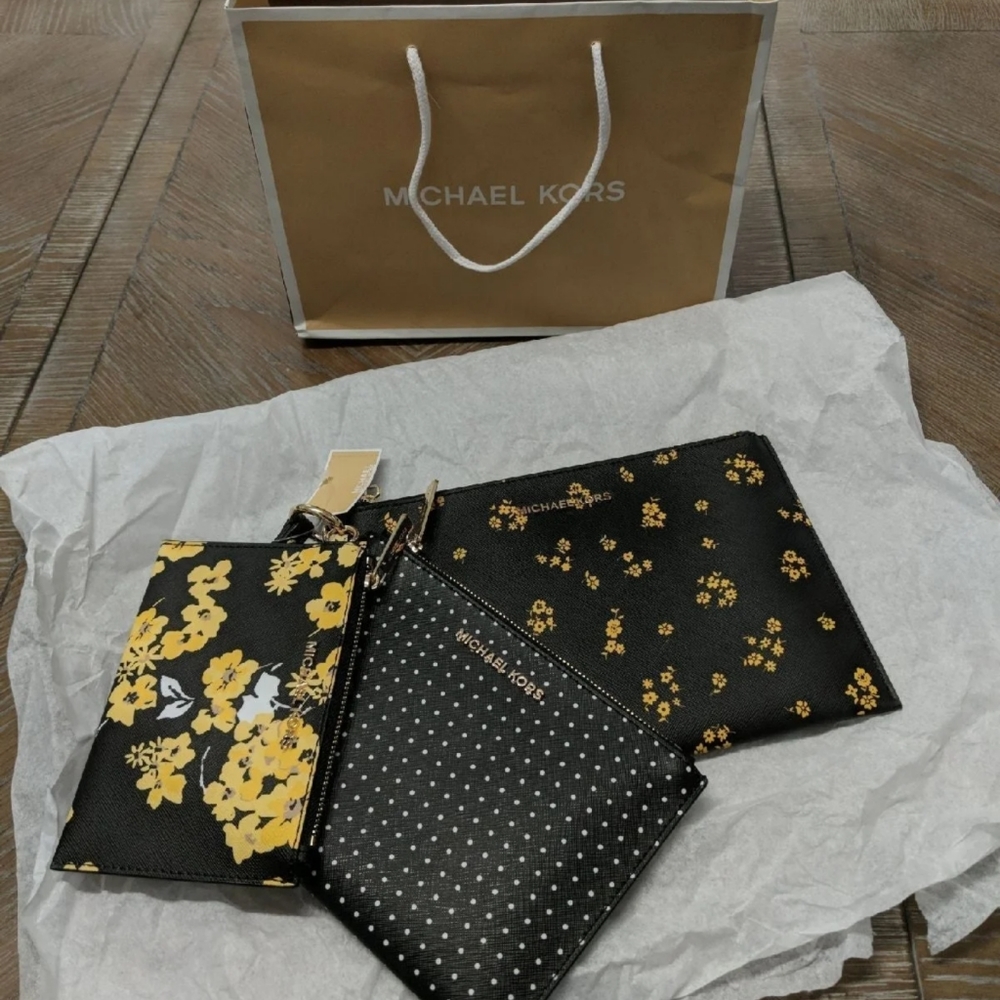 NWT Authentic Michael Kors Jet Set Trio Wristlets